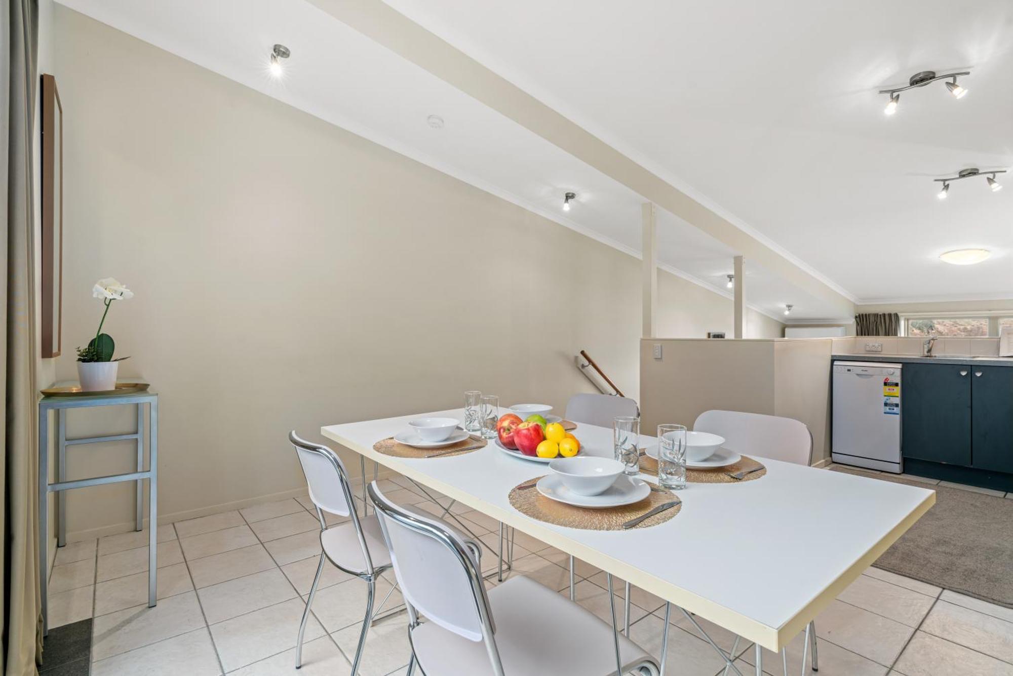2-Bedroom Apartment With Lake & Mountain View - Beechwood Queenstown Eksteriør billede