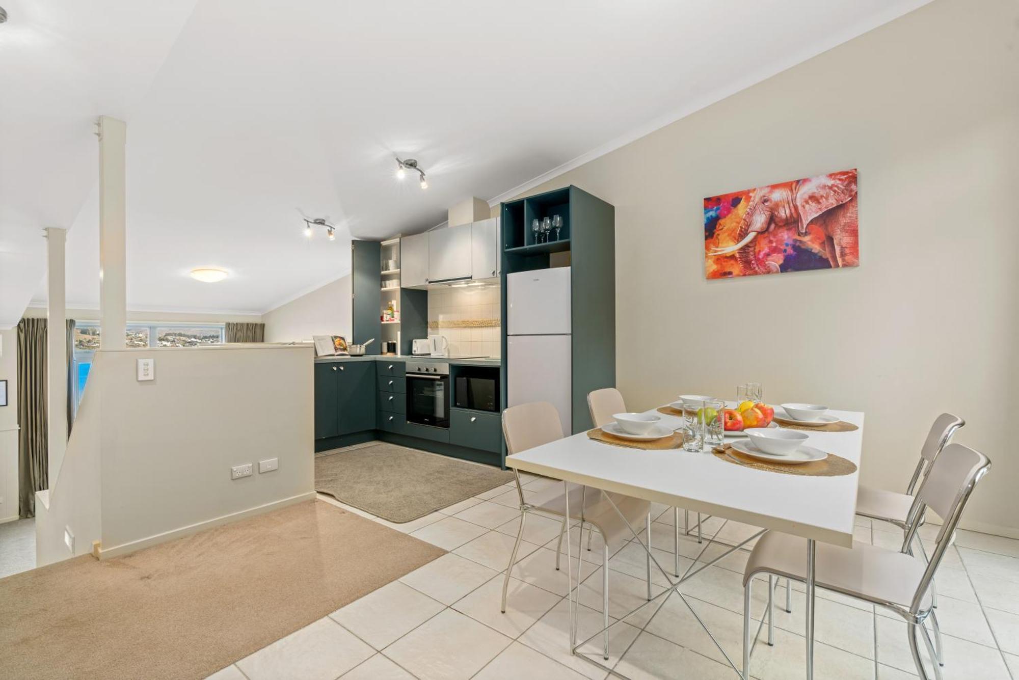 2-Bedroom Apartment With Lake & Mountain View - Beechwood Queenstown Eksteriør billede