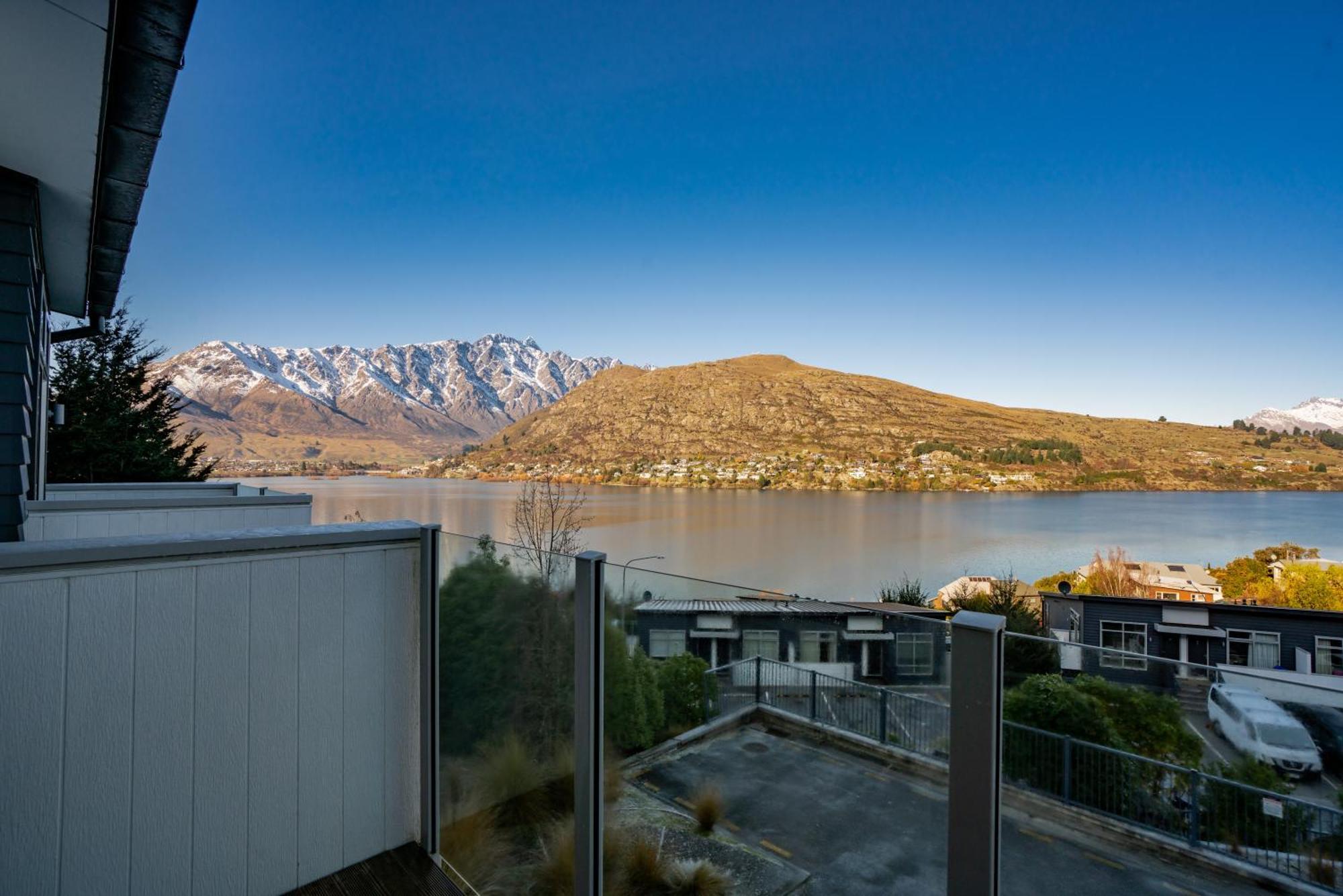 2-Bedroom Apartment With Lake & Mountain View - Beechwood Queenstown Eksteriør billede